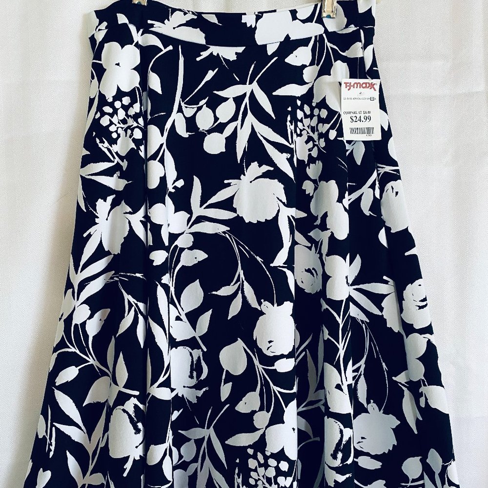 Adrienne Vittadini Black and White Skirt